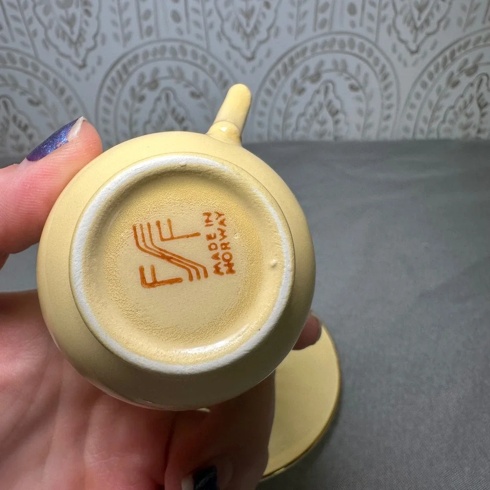 Figgjo Flint‎ Norway Porcelain Cup and Saucer Set Gilded Interior Cream